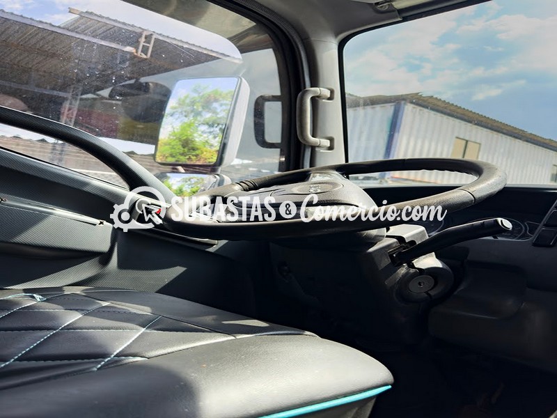 6.Interior carro.JPG